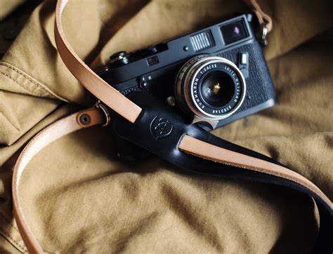 leather-camera-straps-handmade-camera-straps-leica-camera-straps-tap-dye