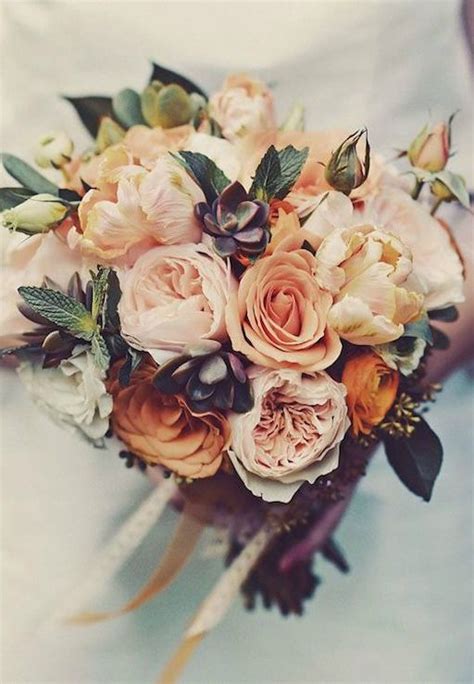 26 Prettiest Fall Wedding Bouquets To Stand You Out