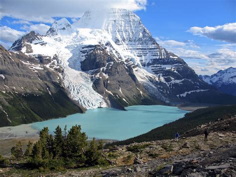 Majestic Mount Robson Berg Lake And Mt Robson From Mumm B Flickr