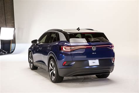 Volkswagen Introduces Id 4 Electric Suv With 250 Miles Of Range And A
