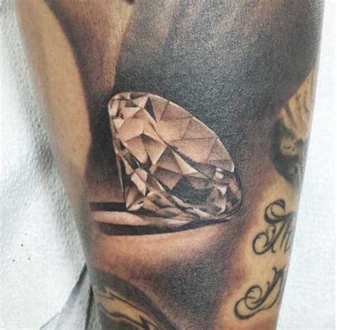 21 Expertly Executed Diamond Tattoos Tattooblend Diamond Tattoo
