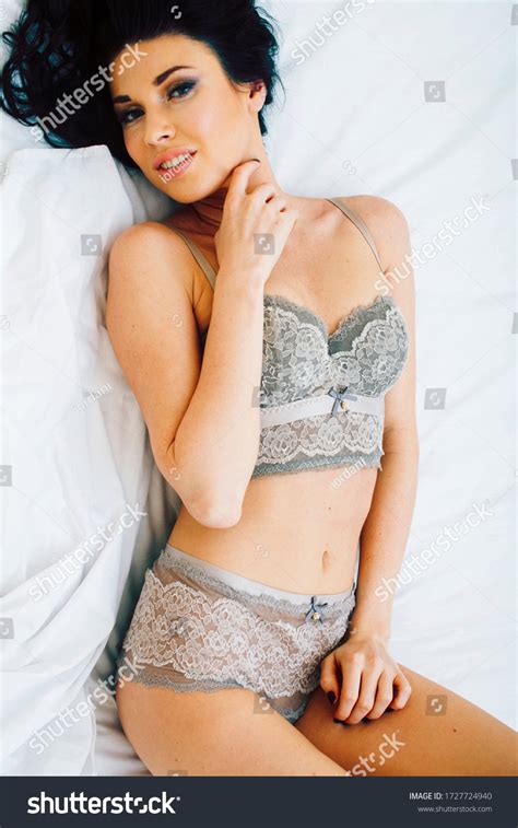 Sexy Beautiful Brunette Woman Lying Bed库存照片1727724940 Shutterstock