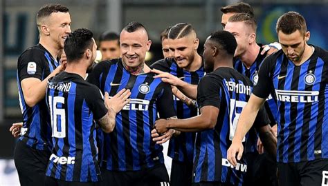 Football club internazionale milano) أو كما يعرف بـ إنترناسيونالي ميلانو (بالإيطالية: تسريب قميص إنتر للموسم المقبل