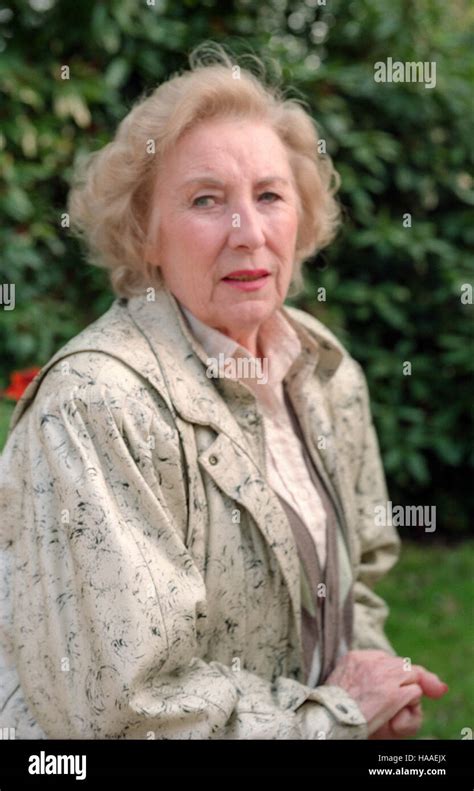 Singer Dame Vera Lynn Home Hi Res Stock Photography And Images Alamy