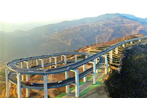 This Highway In China Looks Like A Life Sized Hot Wheels Track Auto News