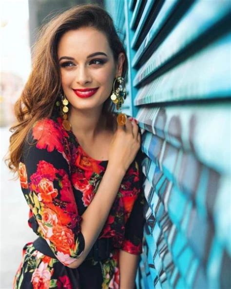 Evelyn sharma एक german model और indian film actress हैं। इनका जन्म 12 july 1986 को frankfurt, germany में हुआ था। एवलिन को मुख्य रूप से telugu film saaho (2019). Evelyn Sharma Wiki, Biography, Age, Movies List, Family ...