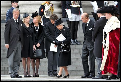 Queen Elizabeth II Photos Photos - Ceremonial Funeral Service for ...