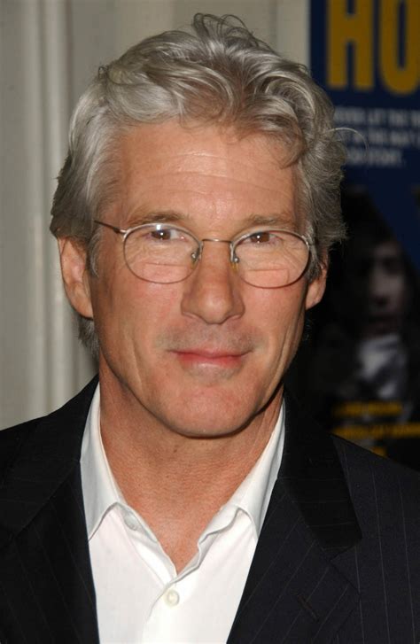 Richard Gere Przekazał Zaraźliwy Urok I Przystojny Wygląd Swojemu