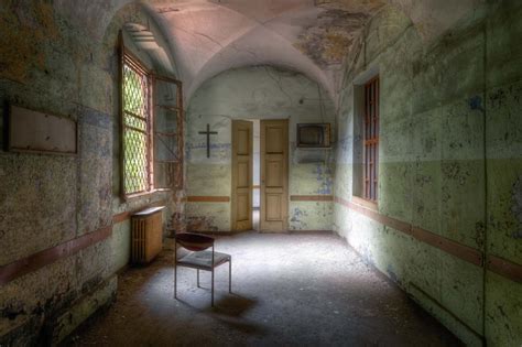 Inside An Abandoned Asylum For Electroshock Therapy