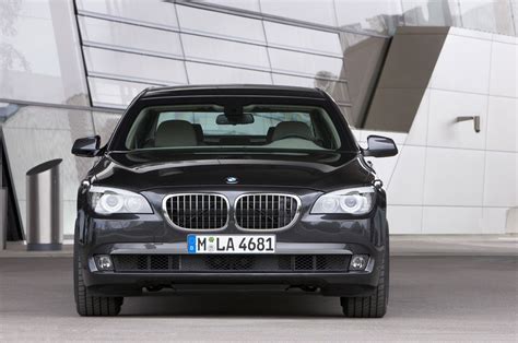 We're sorry, our experts haven't reviewed this car yet. BMW 7 Series High Security : 2010 | Cartype