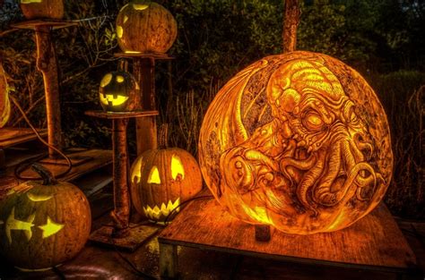 10 Halloween Pumpkin Carvings That Look Like Pop Culture