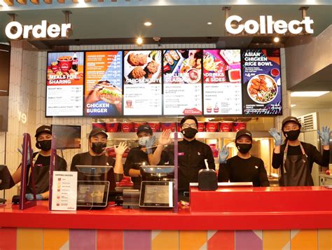 Hundreds Line Up For Jollibees Newest London Branch Opening