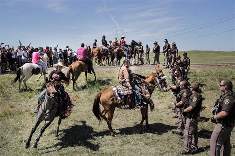 North Dakota Oil Pipeline Battle Whos Fighting And Why The New York