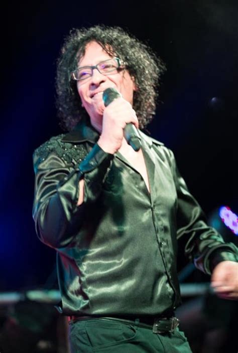 החיים שלי הם טלנובלה, אני לא אדם רגיל. פנינה רוזנבלום יזהר כהן ודראג קווין חוגגים יחד גאווה. אה ...