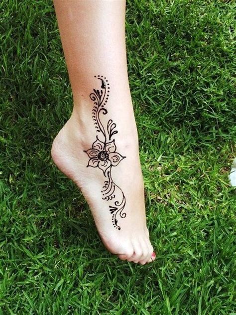 26 Elegant Henna Tattoo Designs For Women Pulptastic