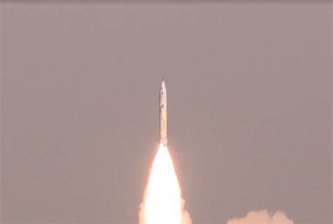 Un cohete fuera de control, que china lanzó al espacio hace apenas unos días, entrará en la atmósfera de la tierra este sábado. Cohete chino de exploración espacial fuera de control ...