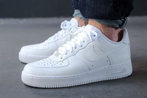 The air force is a range of athletic shoes made by nike that began with the air force 1 and went on to include the air force 2, air force 3, air force sts, air force 5, air force xxv and air force 09. Zapatillas Nike Air Force One,originales En Caja - S/. 279 ...