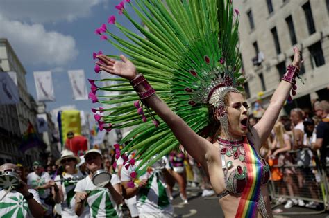 london pride 2018 brings capital to a halt in the most fantastic way metro news