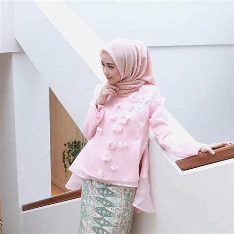 Kebaya Lace Batik Kebaya Batik Dress Fashion Muslim Hijab Fashion Fashion Dresses Organza