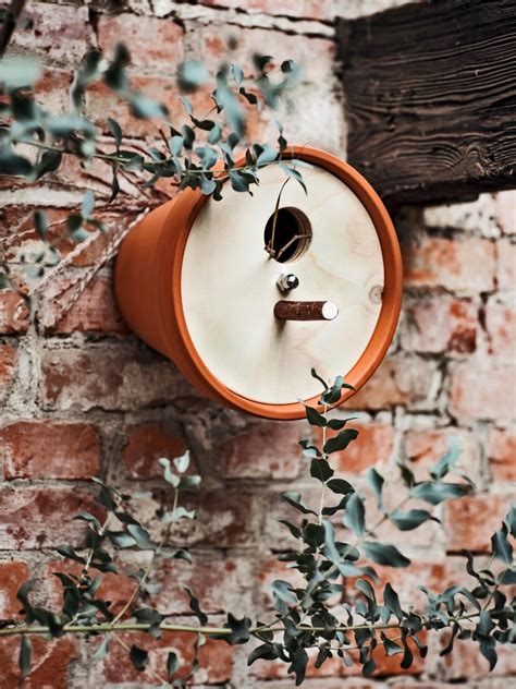 DIY: vogelhuis van terracotta pot | Zelfmaken | Seasons | Terracotta potten, Terracotta, Bloempot