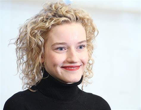 Julia garner height, weight & measurements at 27 years old, julia garner height is 5' 5 (1.65 m). Julia Garner Bio, Height, Age, Weight, Boyfriend and Facts ...