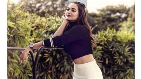 Happy Birthday Sonakshi Sinha Steal Her Secrets To Get A Toned Body