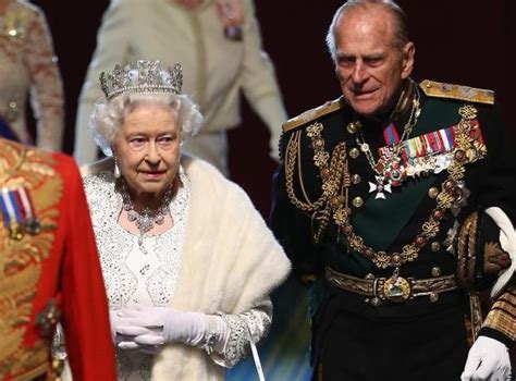 El príncipe felipe falleció el viernes, 9 de abril de 2021, a los 99 años de edad, en el castillo de windsor después de que su estado de salud se hubiera debilitado en los últimos meses y tras pasar. Se especula la muerte del Príncipe Felipe - La Columnaria Blog