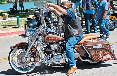 The club assists and helps to fund local community and charitable organizations as well as to support automotive educational efforts. Riverside Custom Bike Show - "Run What You Brung" - Lowrider