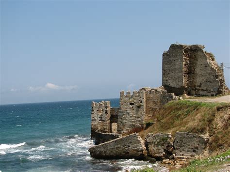 Having a poor life and living in a tub there 2,300 years ago, used his simple lifestyle and behaviour to criticize the social values and institutions of what he saw as a corrupt, confused society. The remains of the historical Sinop Fort - Sinop, Turkey (With images) | Turkey travel ...