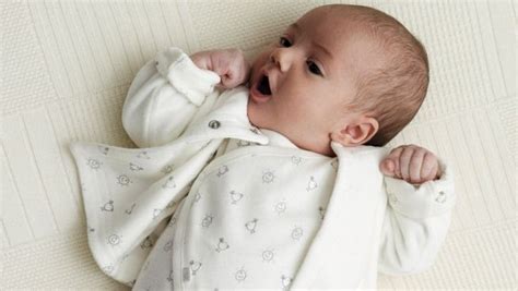 Como Vestir A Un Bebe Recien Nacido En Primavera Articulo Para Bebes