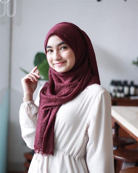 Pin Oleh Ikhwan Di Muslimah Hijab Chic Gaya Hijab Model Pakaian Hijab