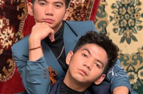 Rupanya, pemuda kembar berusia 23 tahun ini akan kembali merilis lagu terbaru mereka. Rizki DA Tampak Gelagapan dan Tak Bantah Tudingan Lagu ...