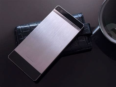 Gresso Introduces Titanium Encased Luxury Android Phone For 3000