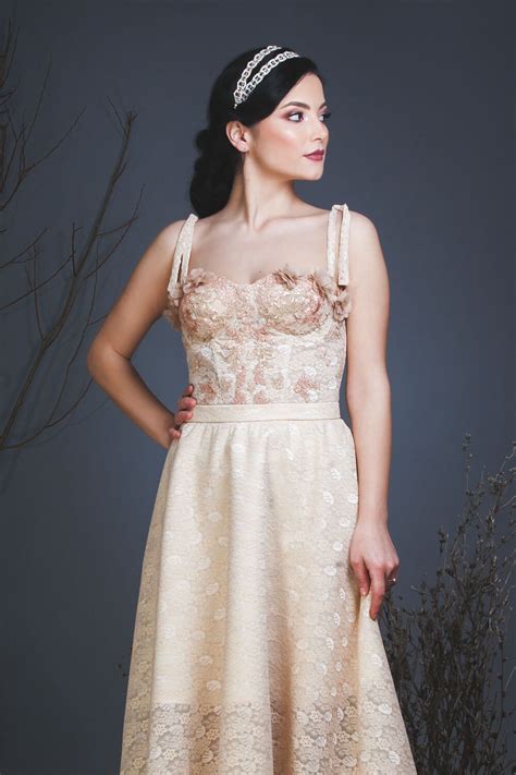 Outfit Elegant Nude Lace Onibon