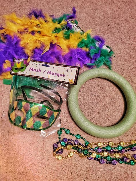 Learn how to recreate the look with this quick video tutorial. DIY 5 Minute Mardi Gras Wreath | Dollar Tree Craft - For ...