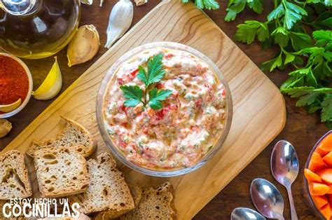 Χτυπητή),needs ipa also known as tirokafteri in some regions (greek: Receta de ktipiti (salsa de feta y pimiento asado para ...