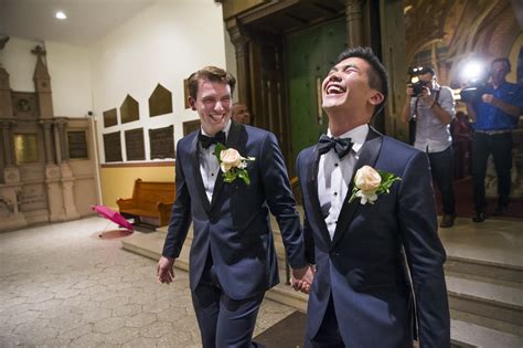 Supreme Court Gay Marriage Ruling Praised By Illinois Advocates