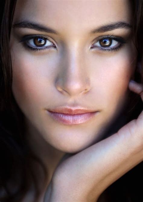 pin by céline moon on brown eyed girls beautiful eyes pretty brunette pretty face