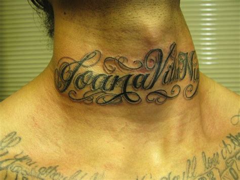 20 Name On Neck Tatuajes En La Nuca Tatuajes De Nombres Ideas De