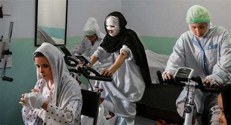 Combatientes talibanes entraron a la capital de afganistán, kabul, y tomaron el palacio presidencial este domingo. Ser mujer en Afganistán