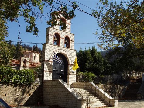 Ο δεσπότης μας διδάσκει να μη εξαπατώμαστε με τα λόγια μόνον και να πιστεύουμε κάθε άνθρωπο που λέγει ότι είναι πνευματικός. MESOLOGGI BEE: ΑΓΙΟΣ ΣΥΜΕΩΝ ή ΑΗ ΣΥΜΙΟΣ