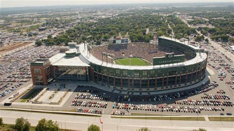 Green bay tudor guestrooms with comfy beds. Green Bay Vacations 2017: Package & Save up to $603 | Expedia