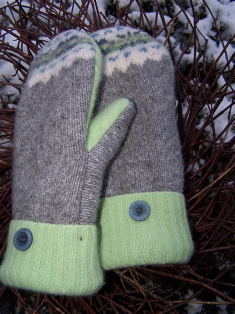 Stitch through both layers, ¼ from the bottom edge of the mitten. wool mittens from sweaters lined with fleece pattern