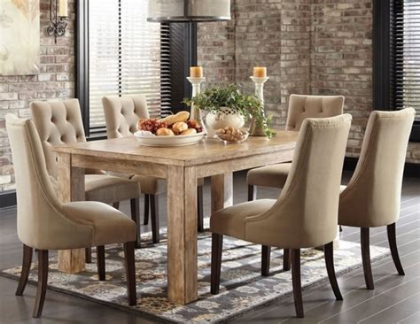 When perusing dining room ideas, consider what kind of lighting, furniture and decorative accents will transform the space into an entertaining mecca. 10 Cozy decor ideas for your New Year's Eve dining room