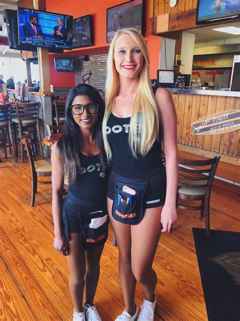 Pin On Hooters Girls