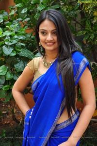 Exclusive Photos Beautiful Nikitha Narayan In Blue Saree