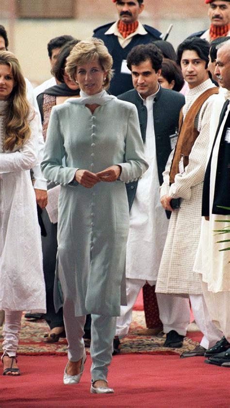 Kate Middleton Kicks Off Her Pakistan Tour With A Tribute To Princess Diana