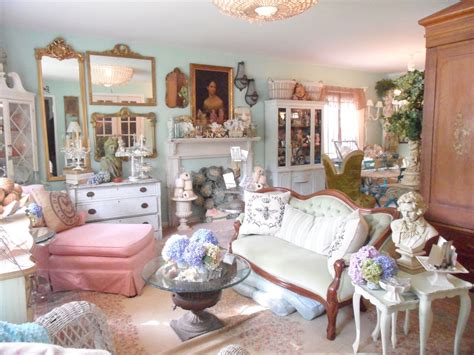 Got a chair shaped like this at a garage sale a few weeks ago, now just have to find a shabby chic living room design ideas. Chic coffee urn in Living Room Shabby chic with English ...