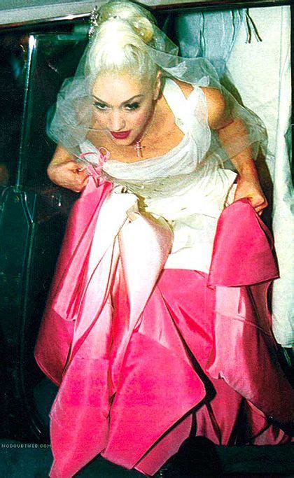 Never Forgot This Dress Gwen Stefani And Gavin Rossdale In 2002 Dress Lent By John Galliano