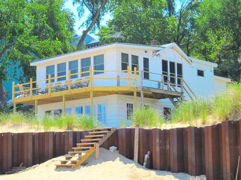 Indiana dunes vacation rentals the indiana dunes is a beautiful location for a vacation with beaches, hiking trails, special events, bird watching and more; Vacation Rental by Indiana Dunes National Lakeshore, Indiana